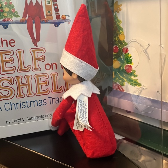 Elf on the Shelf Christmas Tradition Set - Picture 3 of 8